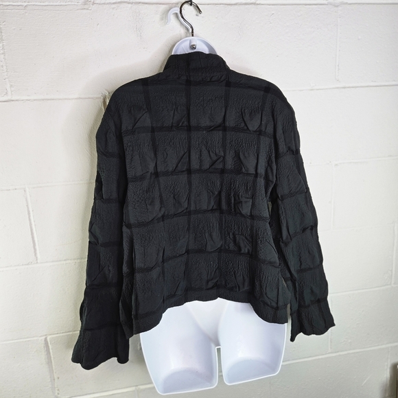 Liv By Habitat Black Pucker Textured Button Lagenlook Blouse - Picture 4 of 10